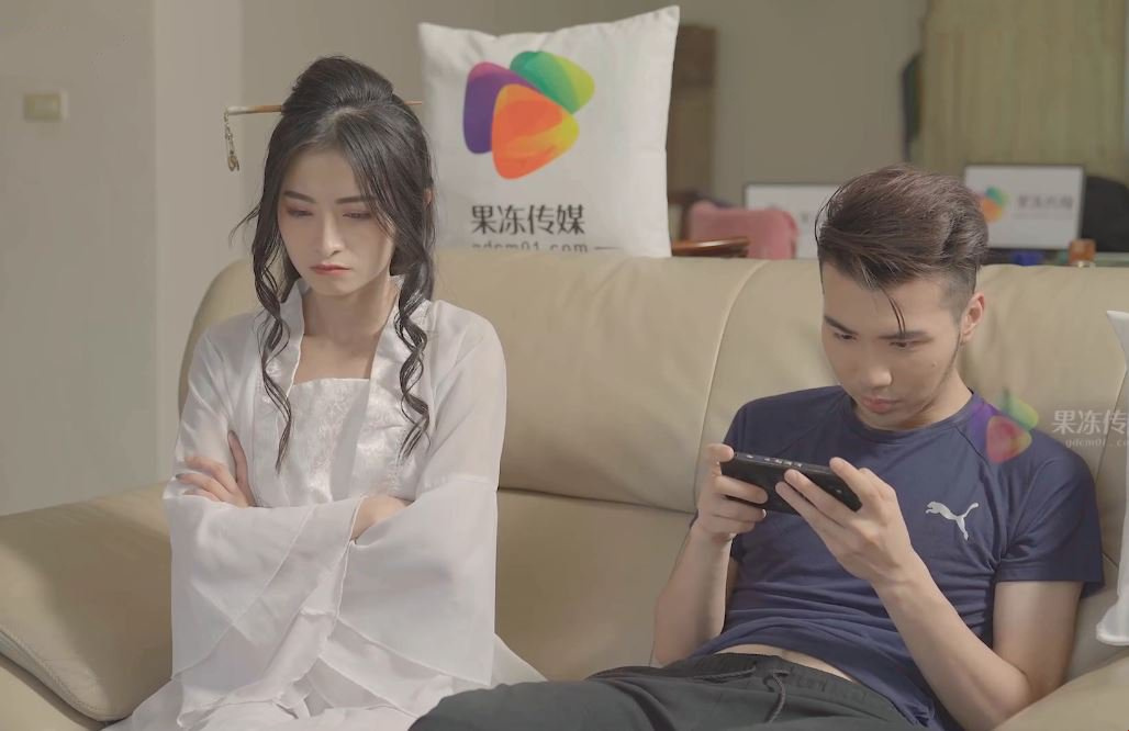 杭女士厌倦了她的男朋友正在寻找一个可以和她做爱的男人